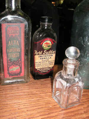 PICT0318_900x1200.jpg (186895 bytes)