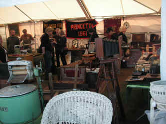 PICT1202_1200x900.jpg (199772 bytes)