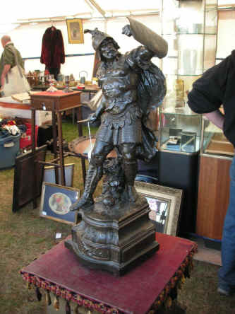 PICT1203_900x1200.jpg (180982 bytes)